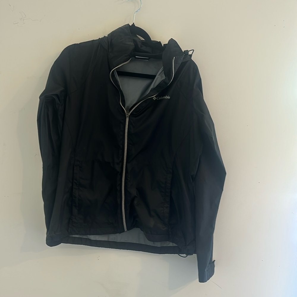 Large columbia windbreaker, minor signs of wear, good condition!